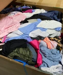 Amazon Clothing Truckload - Image 3